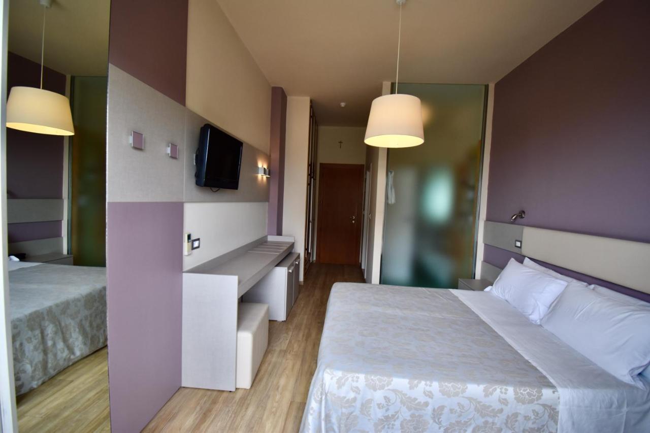 Hotel Astor B&B ميكيلي المظهر الخارجي الصورة