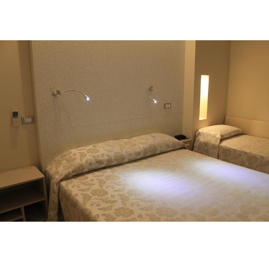 Hotel Astor B&B ميكيلي المظهر الخارجي الصورة