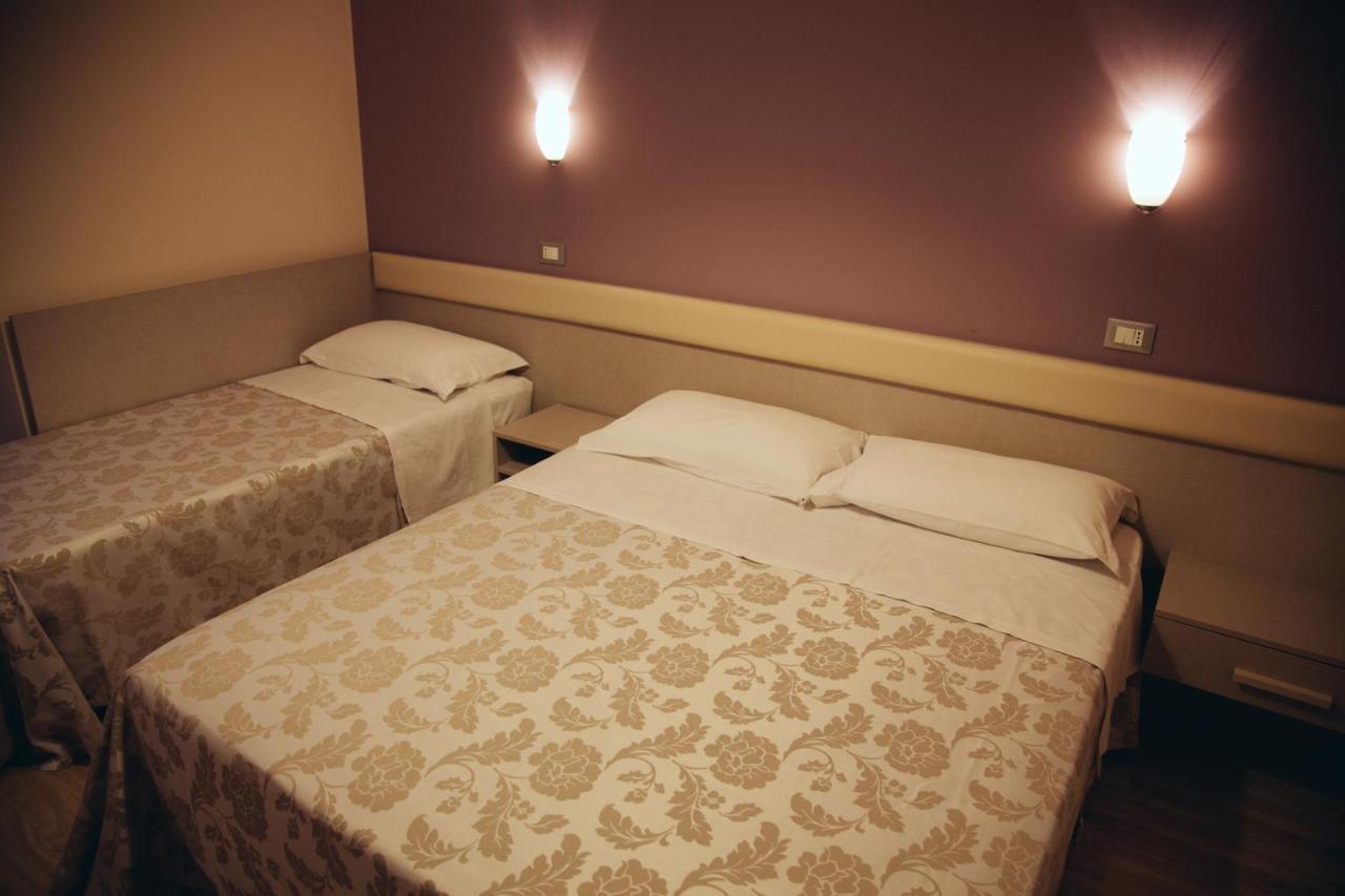 Hotel Astor B&B ميكيلي المظهر الخارجي الصورة