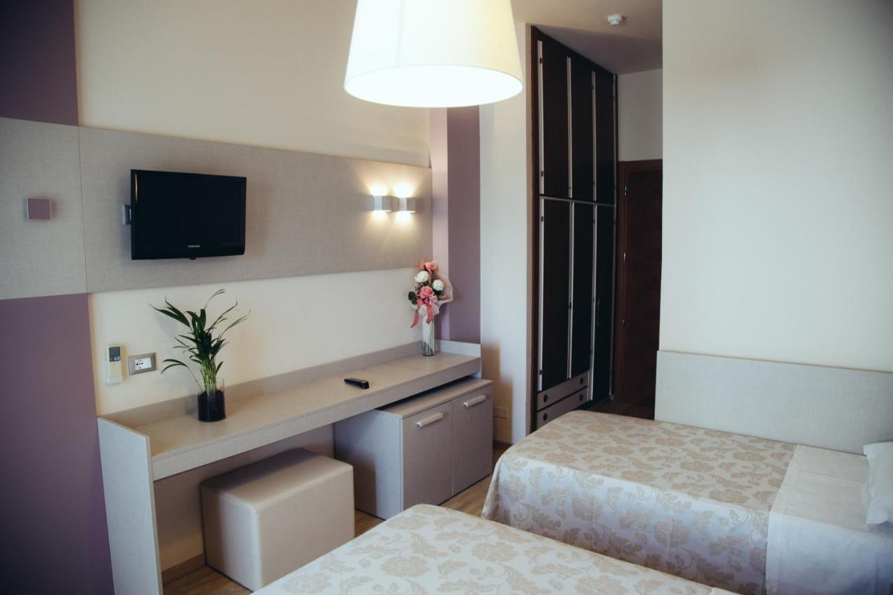 Hotel Astor B&B ميكيلي المظهر الخارجي الصورة
