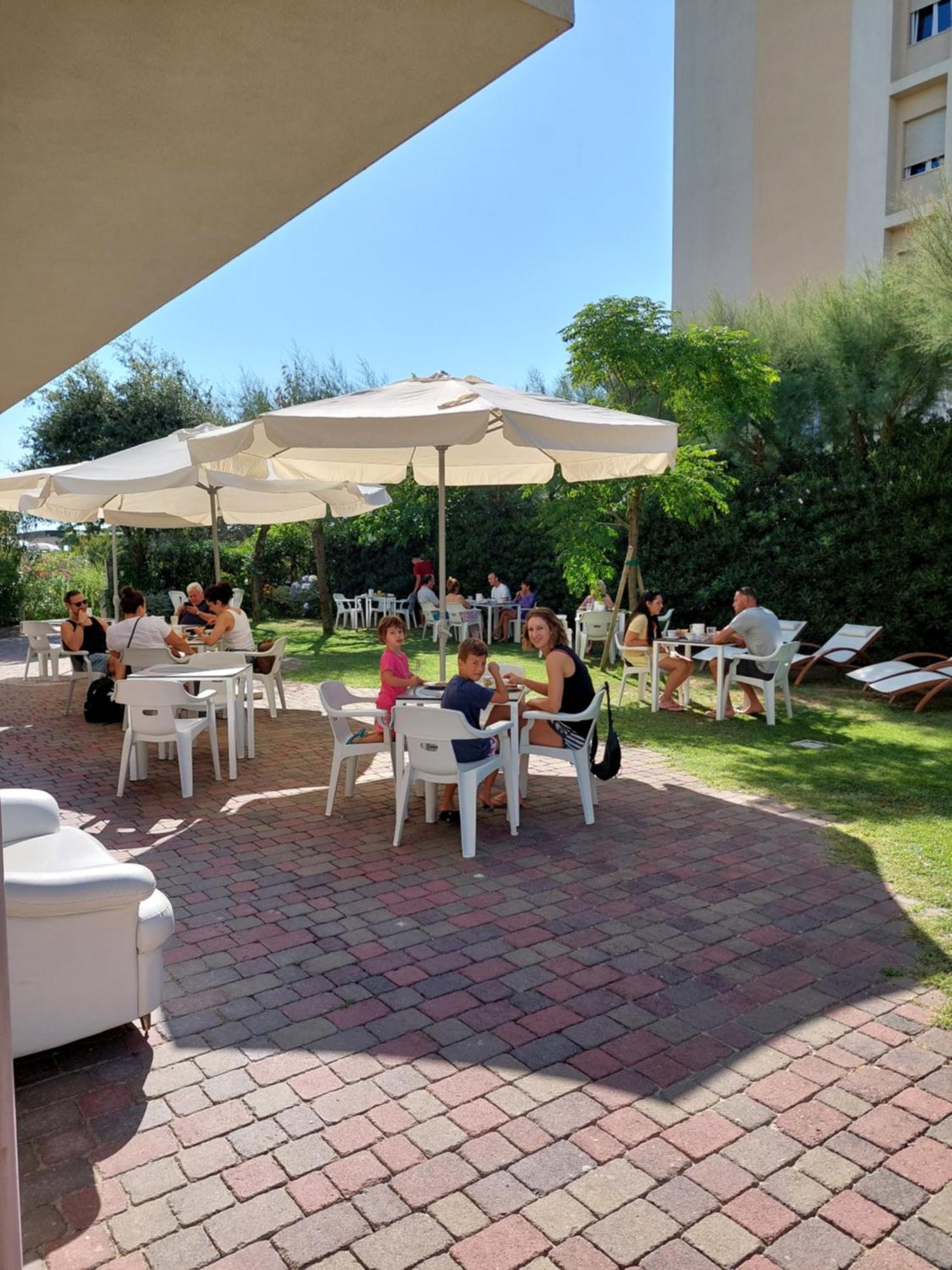 Hotel Astor B&B ميكيلي المظهر الخارجي الصورة