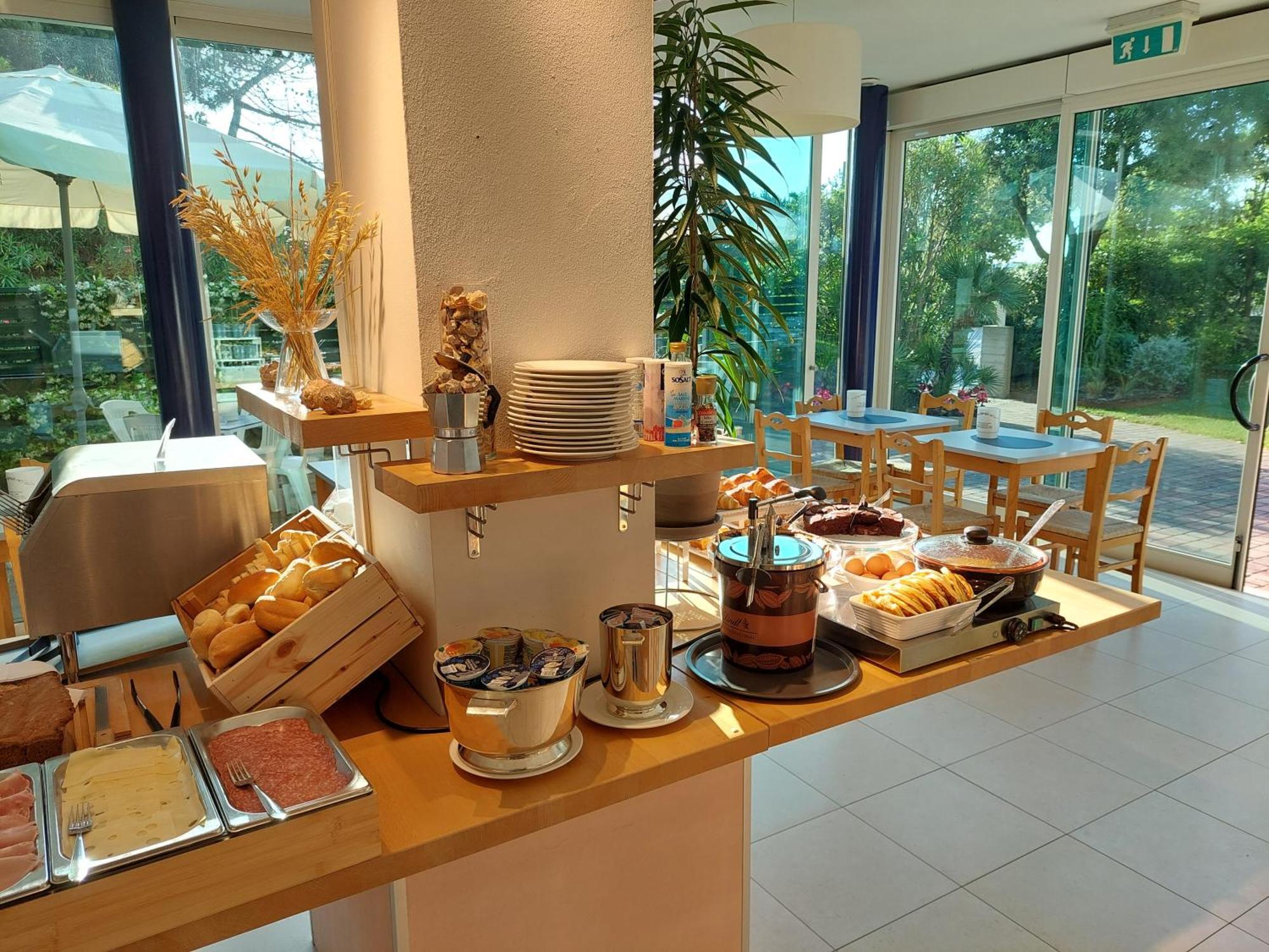 Hotel Astor B&B ميكيلي المظهر الخارجي الصورة