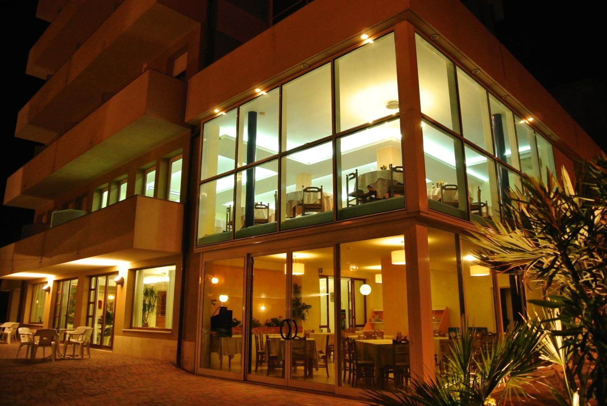 Hotel Astor B&B ميكيلي المظهر الخارجي الصورة