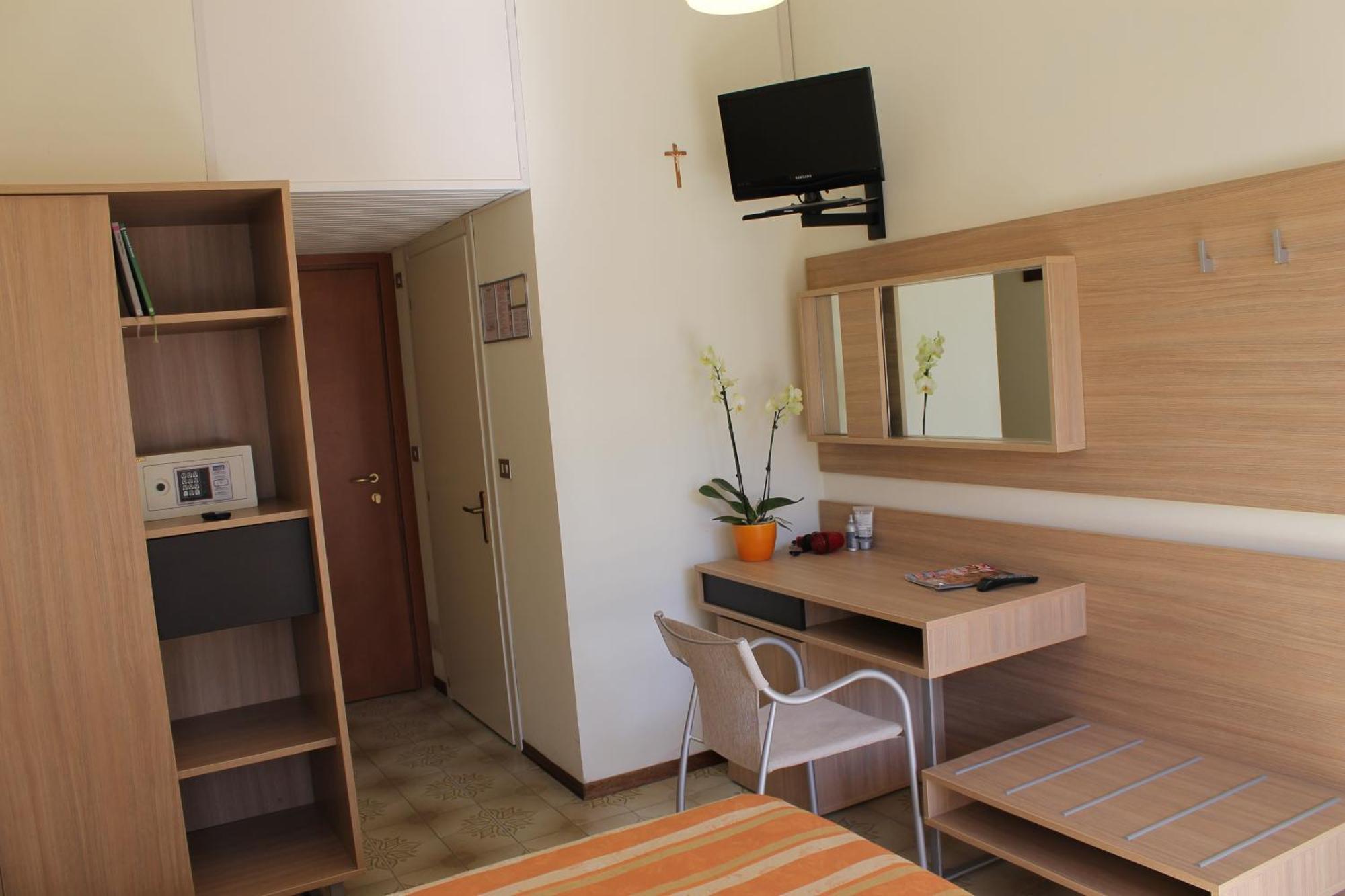 Hotel Astor B&B ميكيلي المظهر الخارجي الصورة