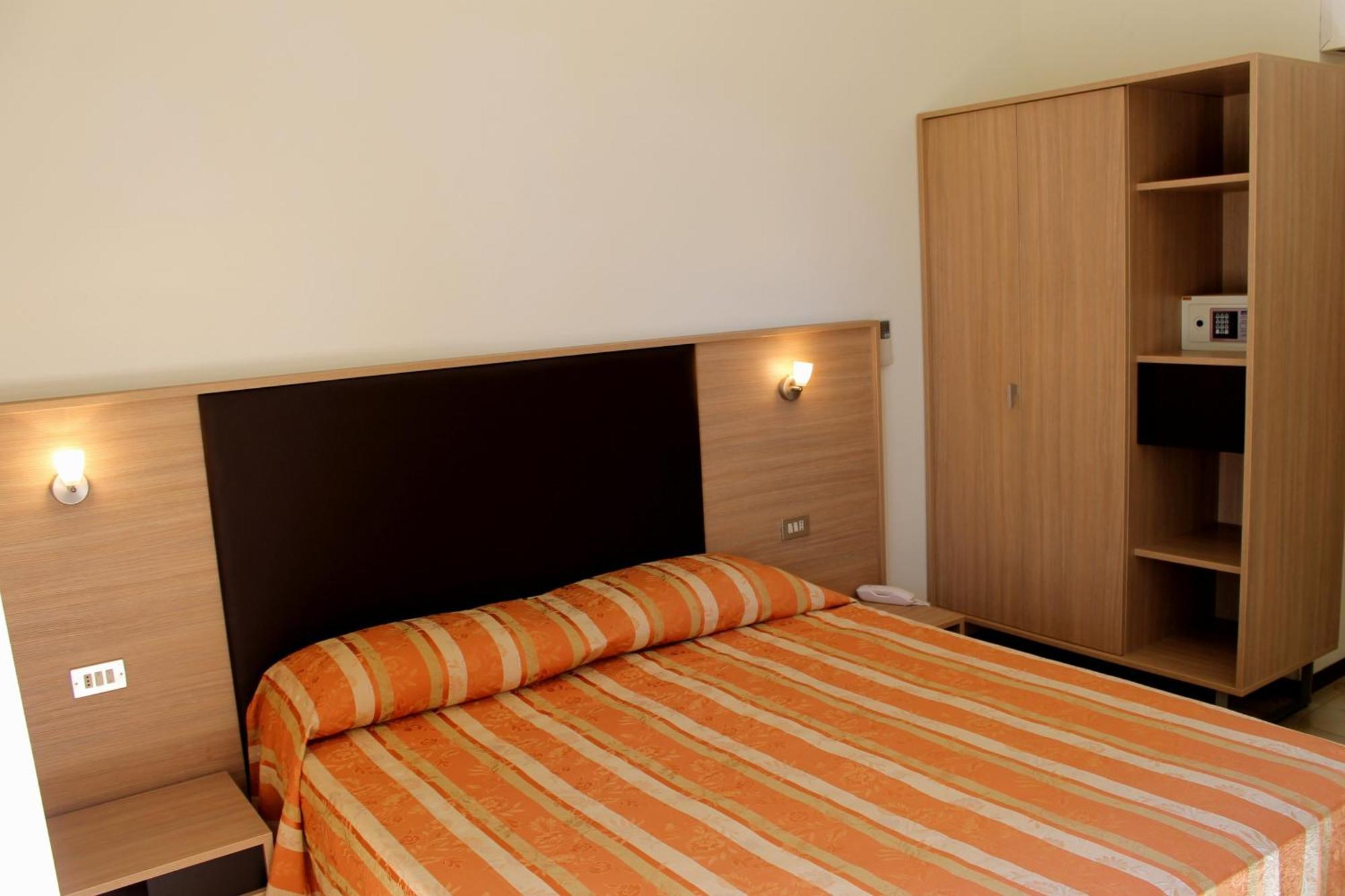 Hotel Astor B&B ميكيلي المظهر الخارجي الصورة