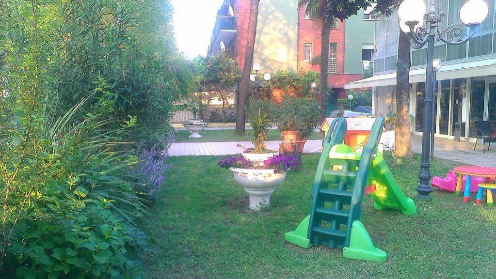 Hotel Astor B&B ميكيلي المظهر الخارجي الصورة